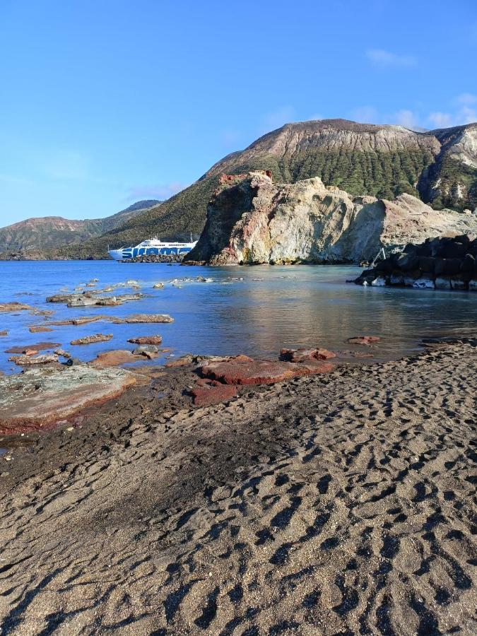 Menichetta 4 Posti Bilo Con Piscina Gratuita Dall' 11 Luglio Al 31 Agosto Vulcano (Isola) Exterior foto